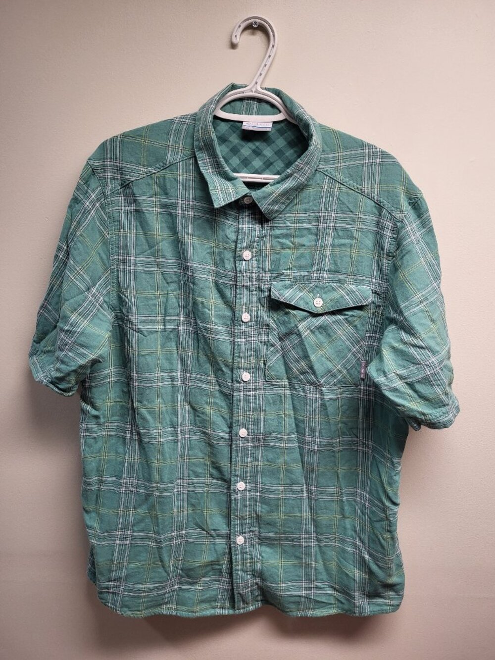 Columbia Sportswear Men's Large Green Plaid Button Up Short Sleeve Shirt